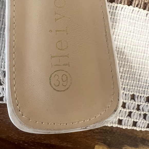 White mules with small block heel - Picture 3 of 3